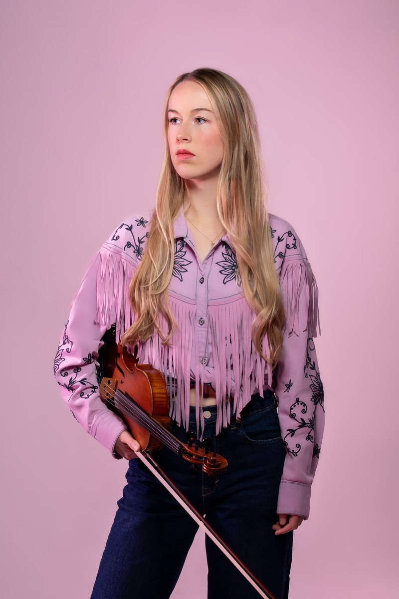 Big week coming up!!🤩
Tonight: Madison, TN Dee's Lounge 6-8pm (streaming on their FB and UTube)
3/28: Marietta, GA ☀️The Hunt House
3/29: Brevard, NC ☀️185 King Street 
Tickets: bronwynkeithhynes.com/shows