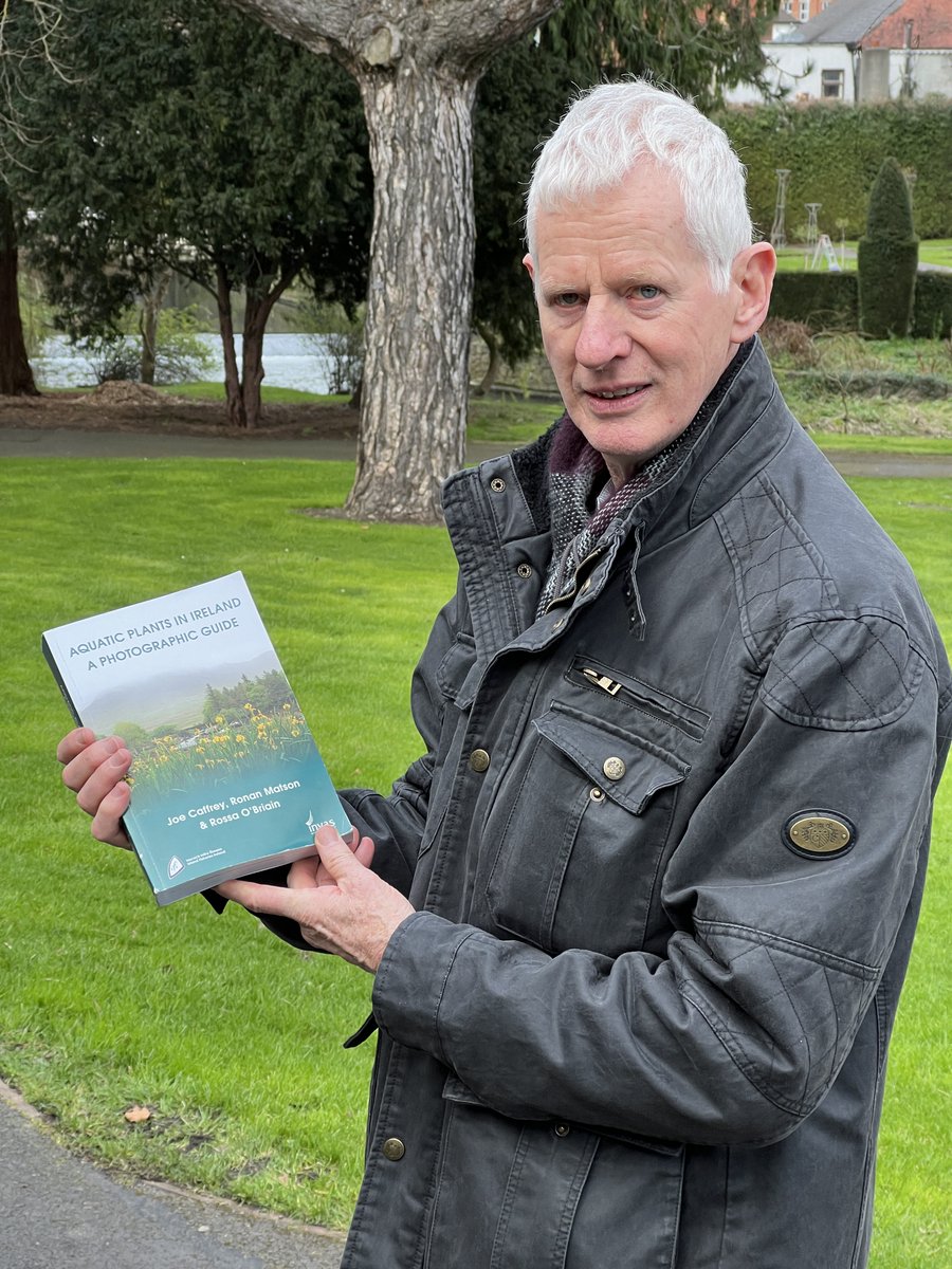 mybroadcasts's tweet image. Tonight on &quot;Mooney Goes Wild&quot; (RTE Radio One at 10pm) I take a stroll along the Tolka river and chat with Prof. Joe Caffrey about his new book: Aquatic Plants in Ireland, a Photographic Guide. An excellent companion to have on a river or canal walk. @NatureRTE #Rivers