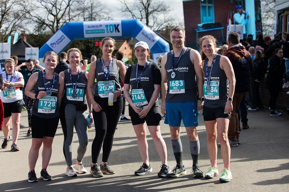 Congratulations to Team Banner Jones for completing the @RedBrikChes10k in Chesterfield at the weekend. And what a lovely day it was 😎

See you next year! 🏃

#chesterfield #lovechesterfield #derbyshire #bannerjonessolicitors