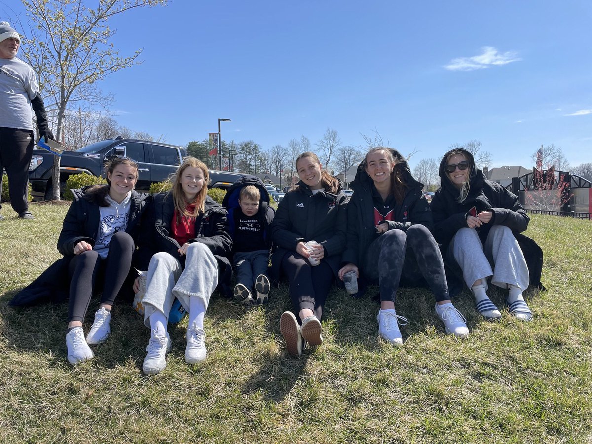 MUW⚽️ enjoying a beautiful, but chilly and windy Sunday afternoon watching our #6 ranked, and very good @MaryvilleWLAX team as they beat up on Alabama Huntsville 19-6…very entertaining game to watch!! #keepitgoing
