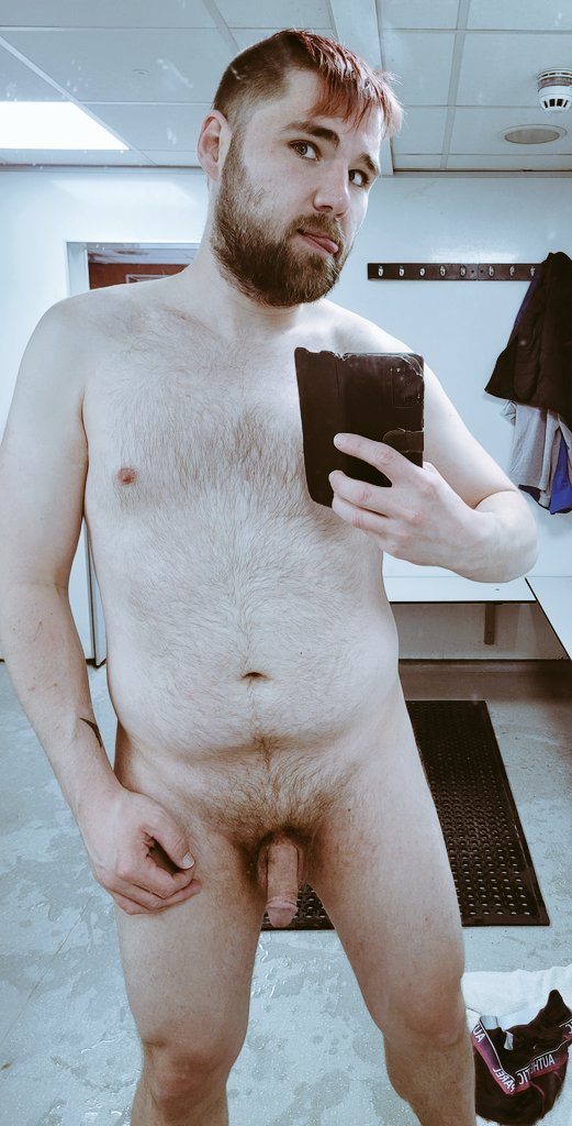 I'm a bit scruffy &amp; my belly is back! 😂 Curse you chocolate!
But one step forward! 1st day back at gym complete!