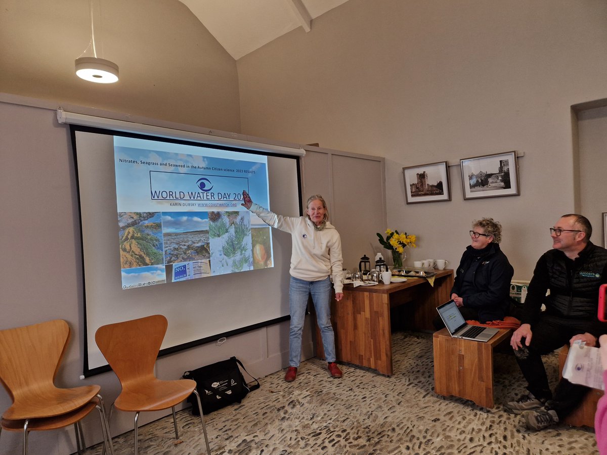 💧On #WorldWaterDay in Wexford @coastwatch_ire with Karin Dubsky held an event @TinternAbbey, attended by @NPWSIreland, @opwireland & local landowners. CWO Gregory did kick sampling & talked about aquatic habitats & Catchment scientist Mike talked on water quality of Bannow bay.