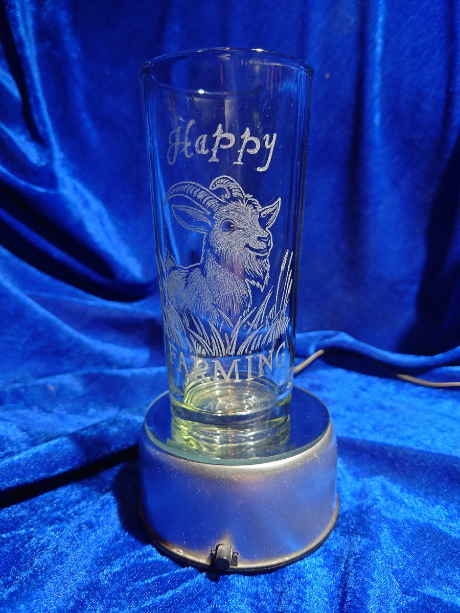 GREYFOXJOURNEY's tweet photo. 3 engraved glasses
#joosustudio #glassart #farm #goat #quail #animals #art #pesonalized #gift https://t.co/1HhZivlGxd