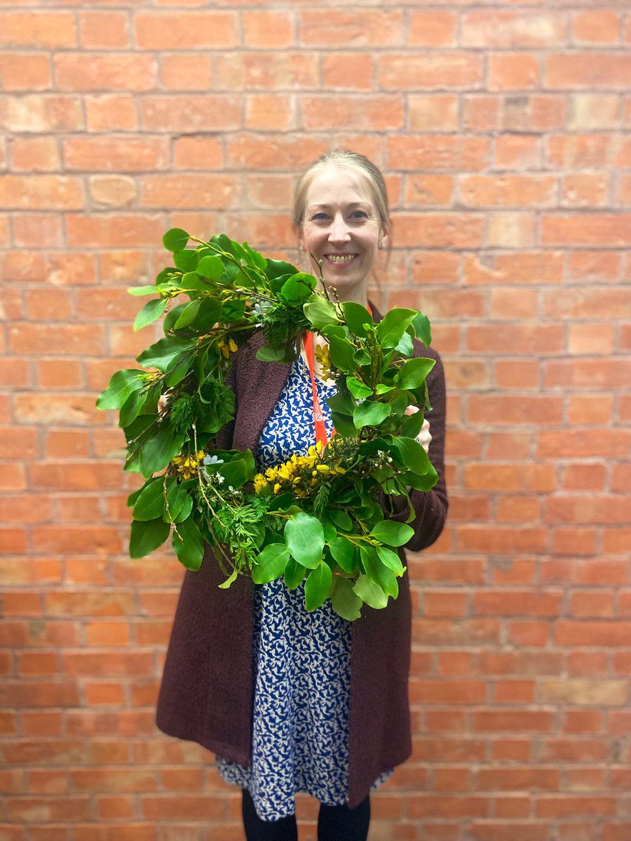 Had great fun facilitating a staff session on Easter wreath making today in @qubgradschool using 💯 natural produce foraged by colleagues 🌺 #easter2024 #forage #foilage