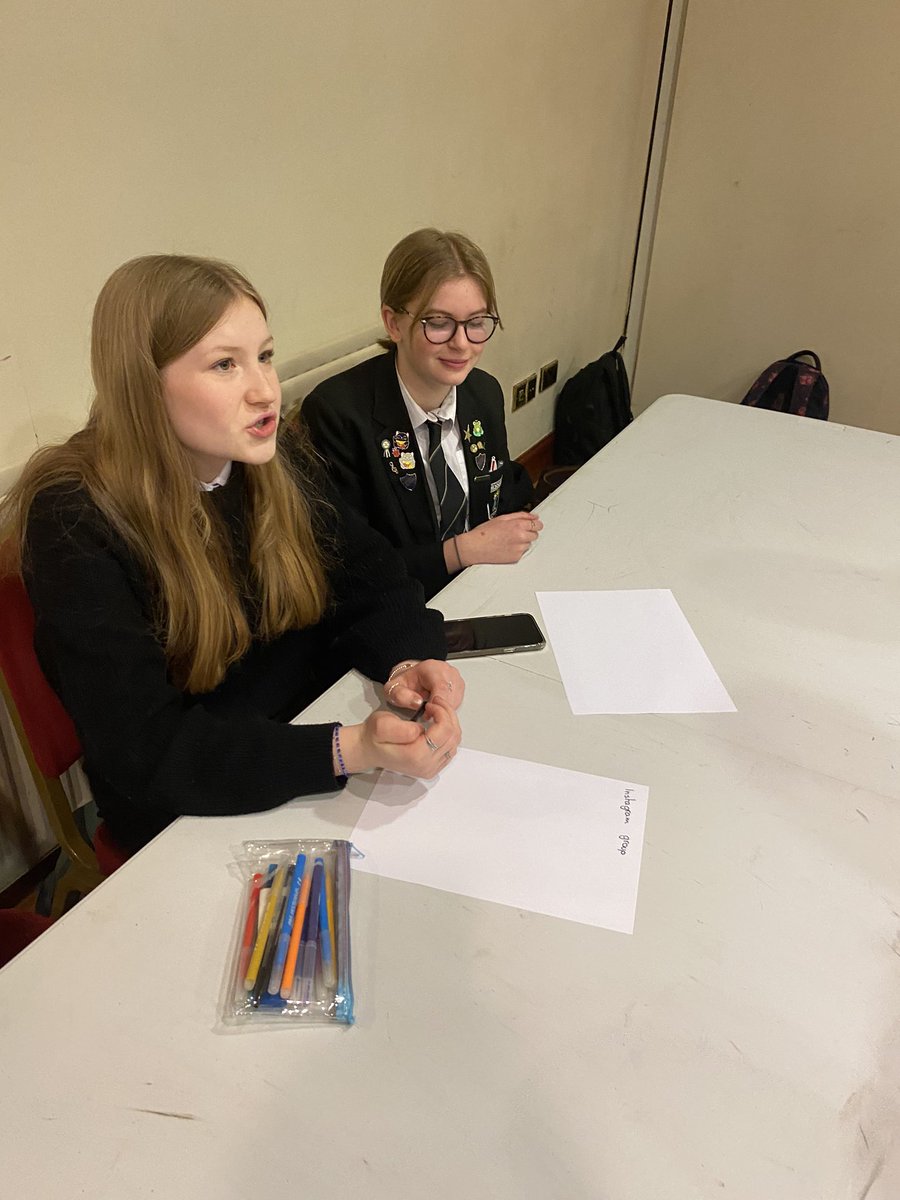 Great work with our Clacks Youth Voice <a href="/Columba1400/">Columba 1400</a> group today discussing the next phase in our leadership journey - developing a framework of accountability for our growing Youth Forum between YP &amp; decision makers. <a href="/MissGillon1/">Miss Gillon</a> 
Respect ✊🏻 
Inclusion 🫶🏻
Collaboration 🤝