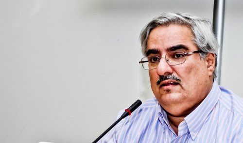 After summoning him this morning, the Public Prosecution in #Bahrain decided to imprison @ebrahimsharif the former GS of the opposition secular socialist National Democratic Action Society #Waad for 7 days pending investigation for expressing his opinion in social media!