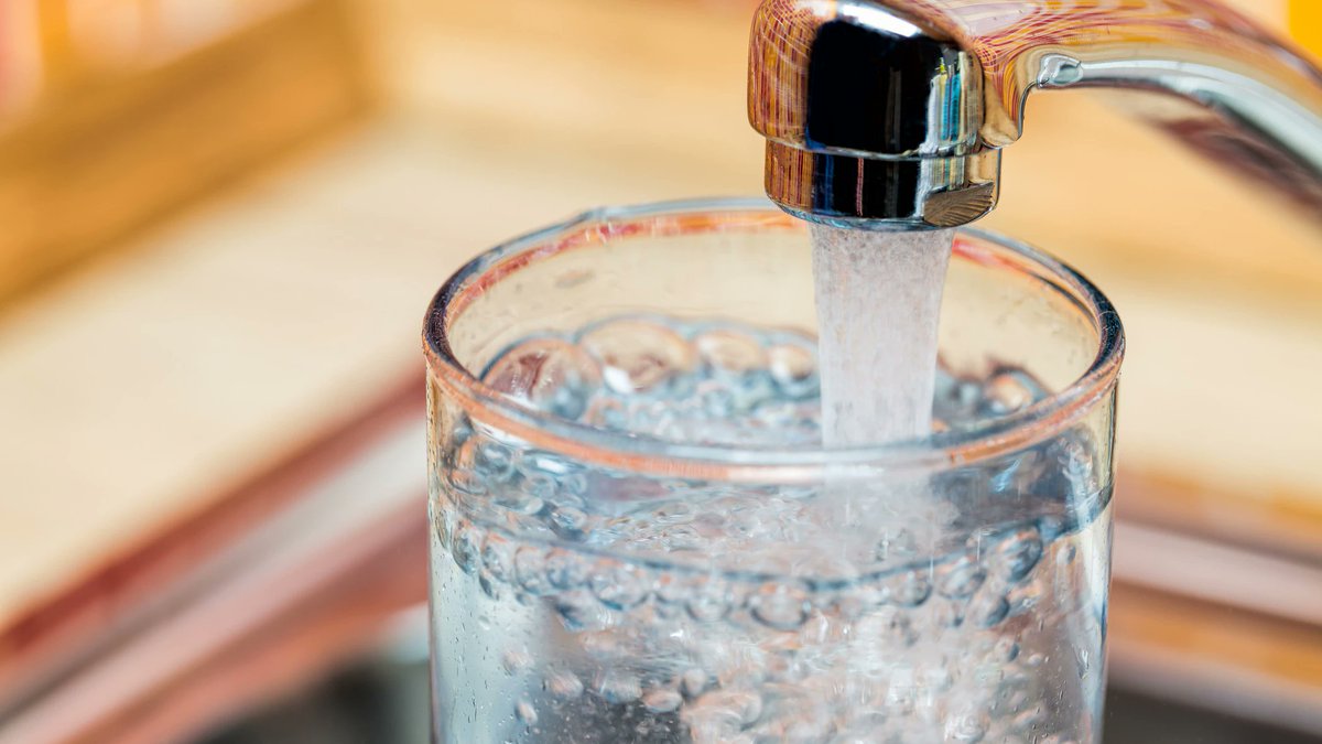 Les Travaux Publics #ActeursPourLaPlanète (@fntp_info) on Twitter photo 🚰 #LeSaviezVous - Selon <a href="/IntercoDeFrance/">Intercommunalités de France</a>, 2,3 milliards d'euros sont actuellement investis dans les réseaux d’eau alors que les besoins annuels sont estimés entre 3 et 5,4 milliards d'euros. 🚰 #LeSaviezVous - Selon <a href="/IntercoDeFrance/">Intercommunalités de France</a>, 2,3 milliards d'euros sont actuellement investis dans les réseaux d’eau alors que les besoins annuels sont estimés entre 3 et 5,4 milliards d'euros.