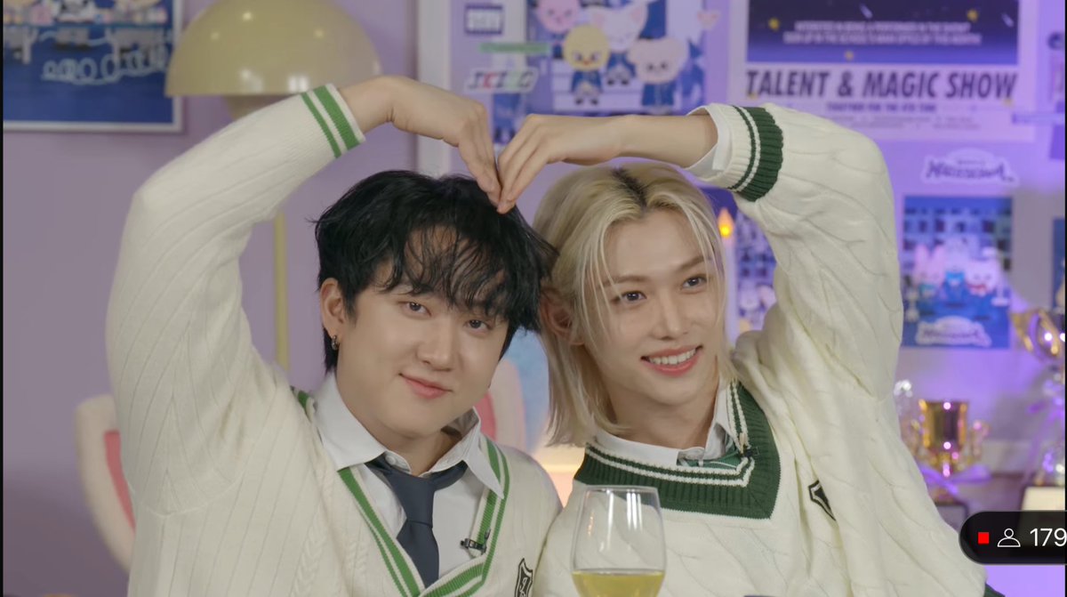 Mayaa_ily's tweet photo. Gracias por otro live Skz 💗✨ https://t.co/dtZcTfh8mf