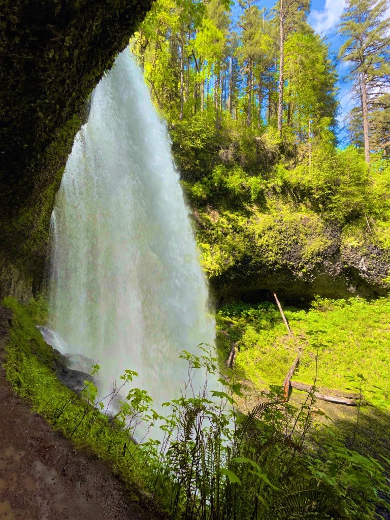 #Top4Theme this week is #Top4Waterfalls 

Tag the hosts: @obligatraveler @intheolivegrov1 @OdetteDunn @pipeaway_travel 

Snoqualmie Falls, WA
Iceland
Near Mt Baker
Silver Falls State Park, OR