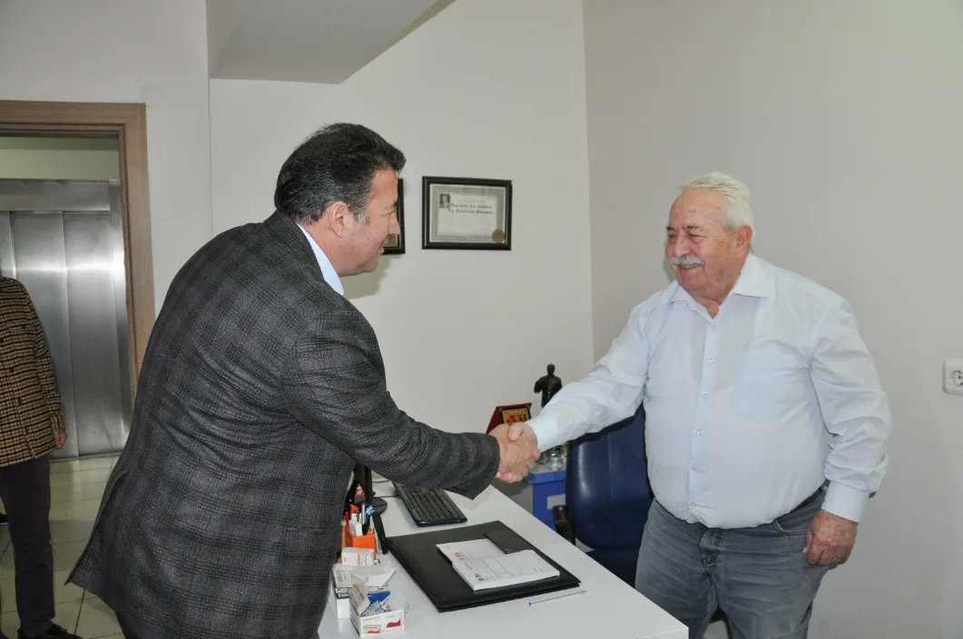 ozcanulupinar67's tweet image. Işın Tıp Merkezi'ni ziyaret ettik. Sağlık çalışanlarımız ile sohbet ederek, hayırlı çalışmalar diledik. Emekleri ödenmeyecek kadar değerli sağlık çalışanlarımıza sıcak karşılamalarından dolayı teşekkür ederim.

#YenidenBüyükDevrek 
#GerçekBelediyecilik 
#Devrek
#ÖzcanUlupınar