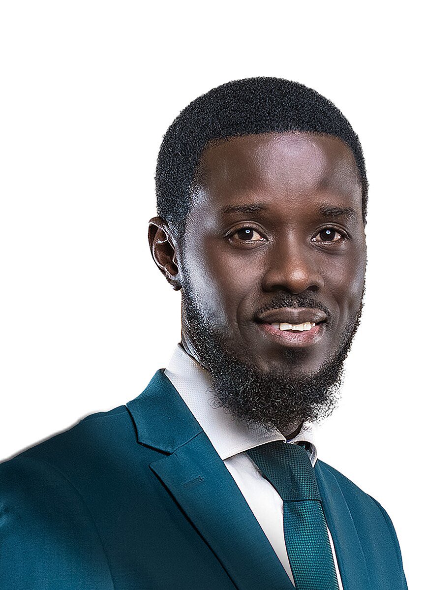 LarryMadowo's tweet photo. BREAKING: 44yo opposition candidate Bassirou Diomaye Faye is set to be elected president of Senegal, just over a week since he was released from prison.

The ruling party’s Amadou Bâ says he has called to congratulate him https://t.co/AMzTxndkRv