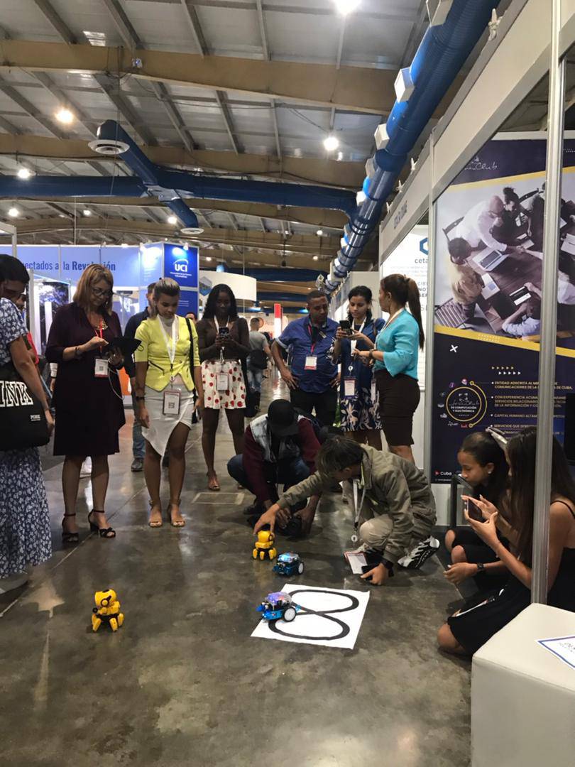 JClubVillaClara's tweet image. Vivimos días de intenso trabajo y de intercambio presencial y digital con temas muy enriquecedores. Algunos recuerdos de lo vivido en las jornadas de #Informatica2024 desde #JovenClubVillaClara