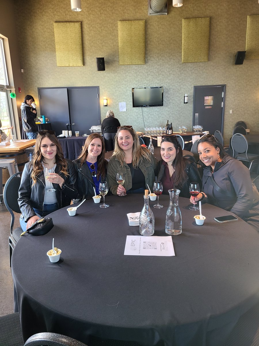This past weekend our EPIC Wineries hosted Southwestern Ontario's cheesiest event - March Mac'ness! It was one of our biggest Mac'ness' yet with 13 wineries participating and over 700 guests attending!

More photos available on our Facebook page.

facebook.com/media/set/?set…