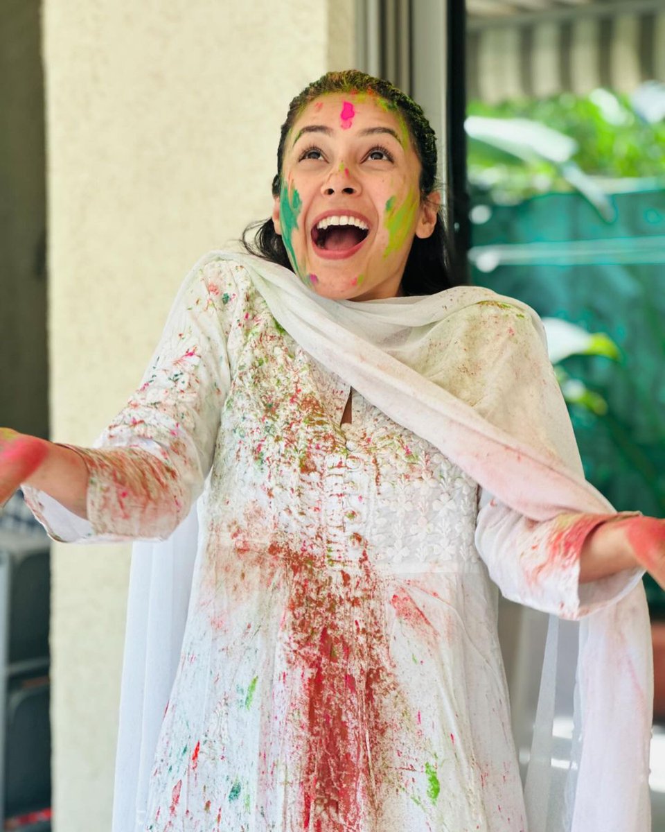 #ShehnaazGill shared her #Holi pics for her fans, 
#HOLIHAI #Shehnaazians #ShehnaazGallery