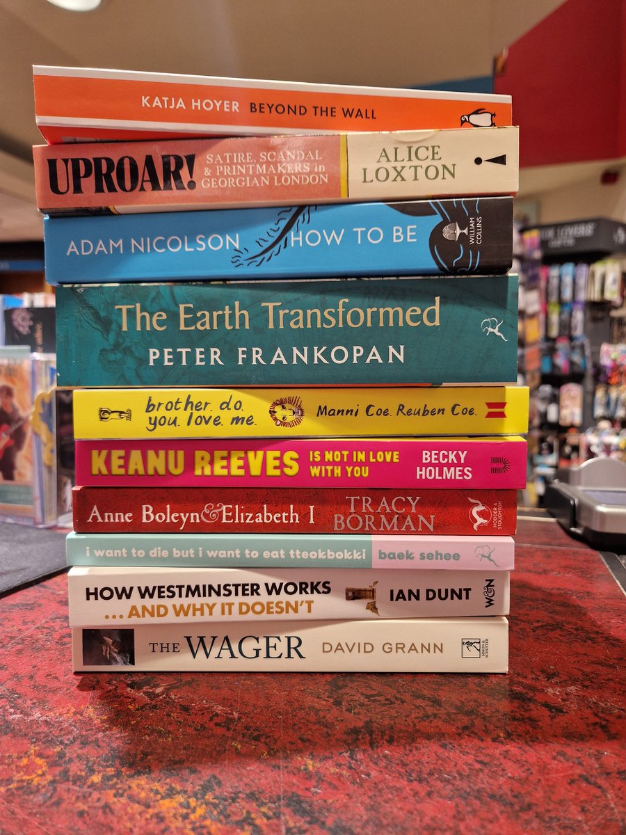 It's Monday, and there has been some truly exceptional works of non fiction recently, so here is a pic of our new and bestselling non fiction paperbacks. 5 I have personally loved, 3 are on my TBR and 2 that probably should be!