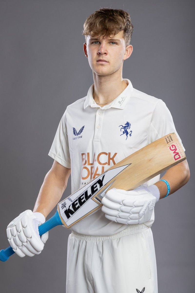 KentCricket's tweet photo. Runs in the family. https://t.co/l5lupbqmwV