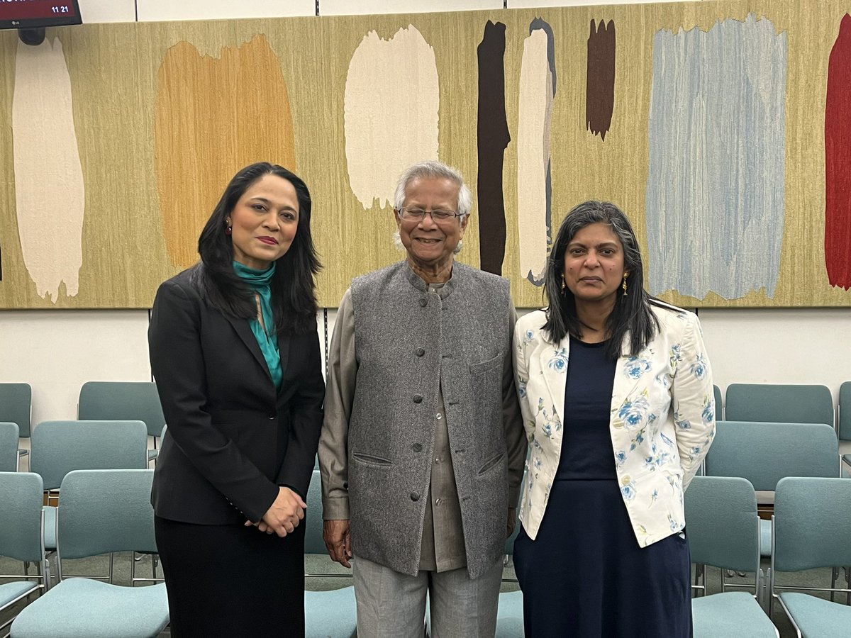 Honoured to meet Prof Muhammad Yunus whose empowering microfinance won Nobel prize, sadly now fighting 190 court cases in Bangladeshi justice system which gets a poor rating from @amnesty and @UNHumanright His backers include @BarackObama We must ensure world does not forget