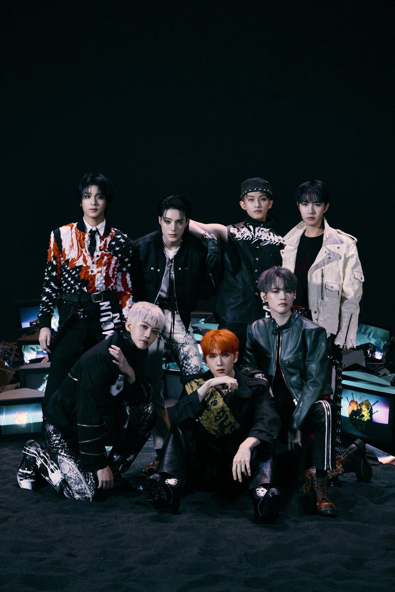 “DREAM( )SCAPE” has sold 1,329,701 copies on HANTEO on its first day.

It becomes NCT DREAM's highest first-day sales on the platform and the 2nd highest for a SM Entertainment's project.