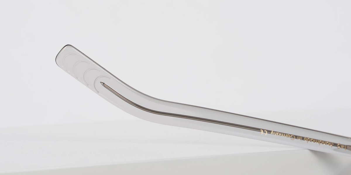 You're unique – and we value that ✌️ That's why many of our acetate models come with different temple lengths, ensuring your Lunor fits perfectly. Check our website to see if your favorite Lunor frame offers various temple lengths. #lunor #handmade #eyewear #temple