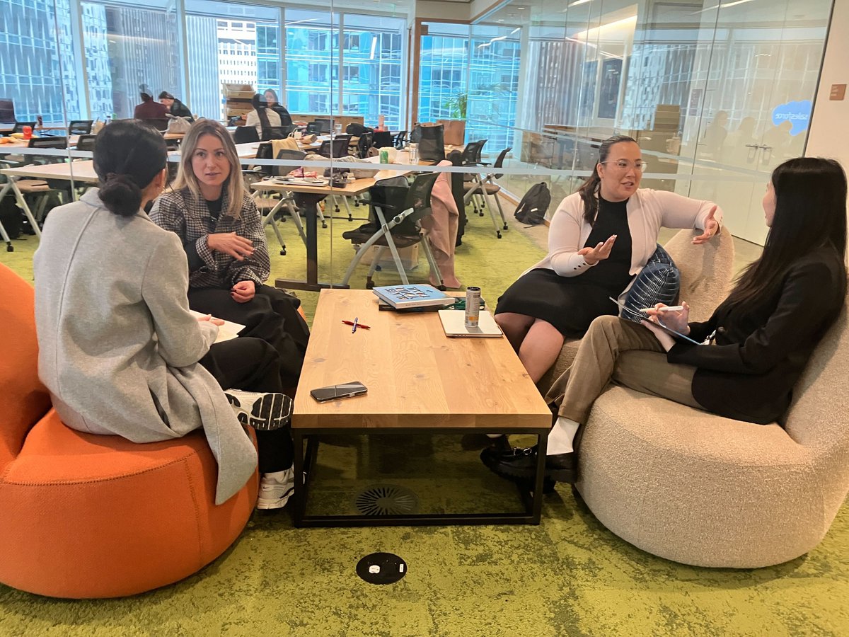 Women supporting women! We love to see it. Our Future Pathways interns, alongside Year Up interns from other companies, engaged in a panel organized by the Salesforce Women's Network (SWN) to honor International Women's Day. #womenshistorymonth #salesforce #futurepathways
