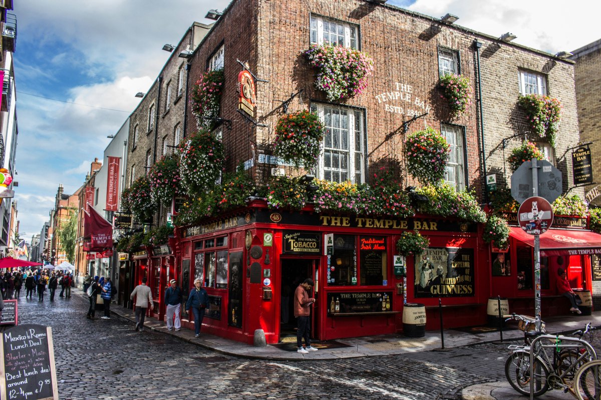 Love Dublin? ✨ Our own Bron is soon heading to explore the city... so we want to hear some of your picks for things to do. Have a museum suggestion or a favourite day out of the city? We'd love to hear it. 🥰 Let us know in the comments! ❤
