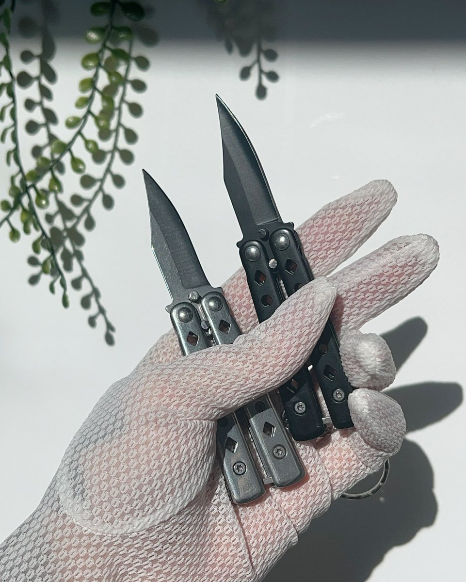 bladesforbabes's tweet photo. Don’t miss out on our best-selling butterflies,  just restocked. 🤩🔪 https://t.co/2F3O04KY8W