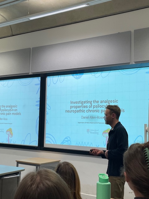 A return to magic mushrooms. An interesting introduction to a project looking at the neural adaptions that occur in response psilocybin and why the effects on pain, mood and behaviours are observed #UoRPhDShowcase #RSOP