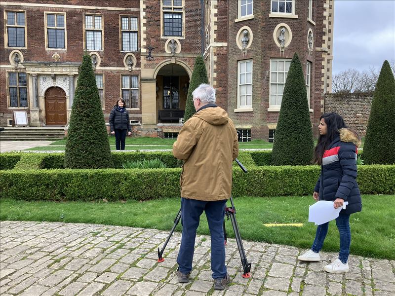 OU_ArtHistory's tweet photo. Filming on location at @HamHouseNT, with huge thanks to @nationaltrust, especially @HannahMawdsley and Sophie. A bit chilly for the 8am shots outside, glad to get indoors for the Long Gallery, the unique Green Closet and the 1670s library room. 1/2 @_ClareTaylor https://t.co/IHnQfKFYW5