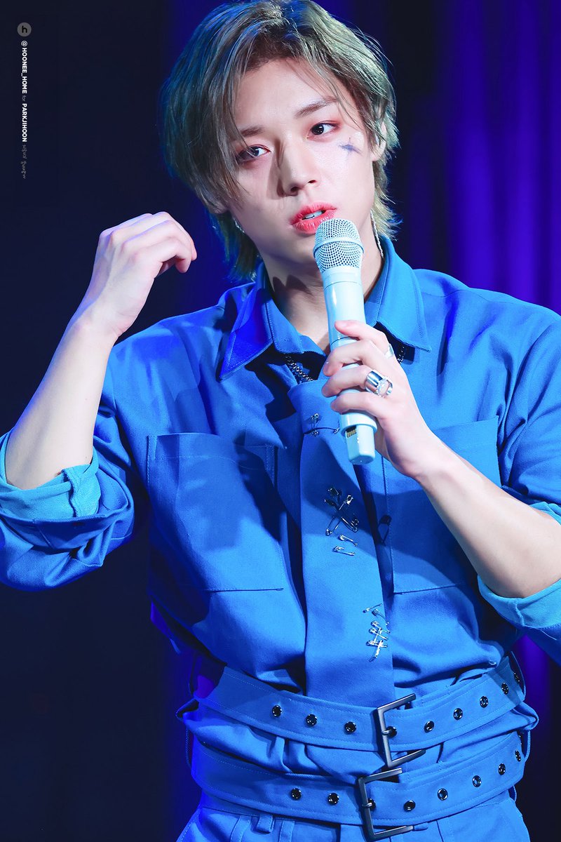 Hoonee_home's tweet photo. ✨박지훈 솔로데뷔 5주년 축하해 🥳✨

🫧Blank or Black

#박지훈 #Parkjihoon 
#우리지후니새삼진짜열심히살았다_진짜로너무고맙고_자랑스러워_😘💕
#지금도누구보다열심히살고있을_메이만의지훈아_사랑해_💖✨ https://t.co/5EupQivCwf