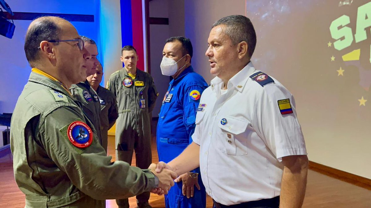 FuerzaAereaCol's tweet image. La seguridad operacional es un principio institucional de su @FuerzaAereaCol , por eso lanza campaña bajo el lema Mission First, Safety Always.

Conozca más ➡️bit.ly/3PBEZez

#CACOM1
#SeguridadOperacional
#SiempreFirmes
#AdAstra🚀