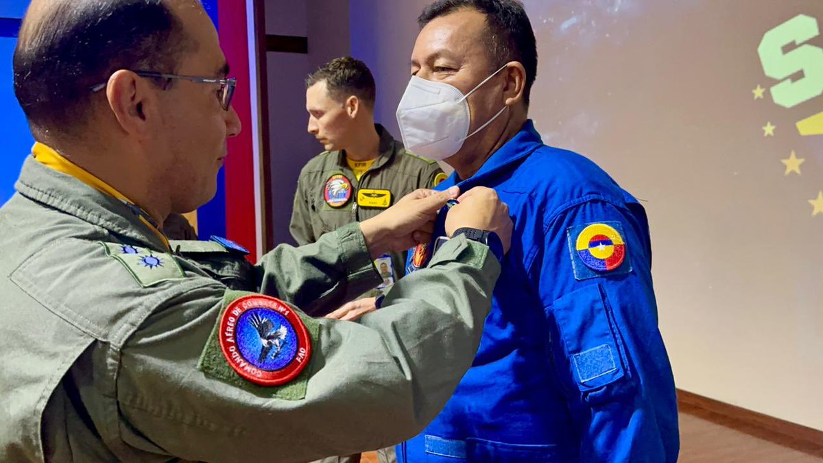 FuerzaAereaCol's tweet image. La seguridad operacional es un principio institucional de su @FuerzaAereaCol , por eso lanza campaña bajo el lema Mission First, Safety Always.

Conozca más ➡️bit.ly/3PBEZez

#CACOM1
#SeguridadOperacional
#SiempreFirmes
#AdAstra🚀