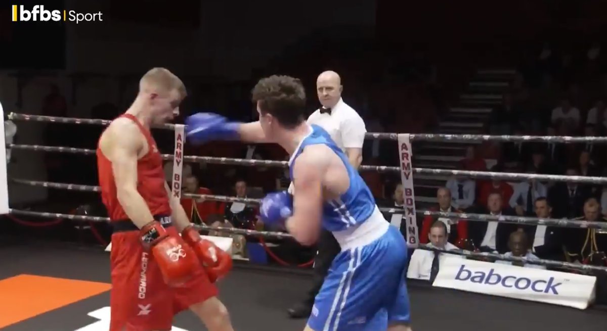 Congratulations to @RAFConingsby #Boxer AS1 Blaine Lambert, who won the 71kg category at the Inter Services Boxing Championship. @RAFBoxing @HQRAFSport All images courtesy of @BFBSSport : forces.net/sport/boxing/f…