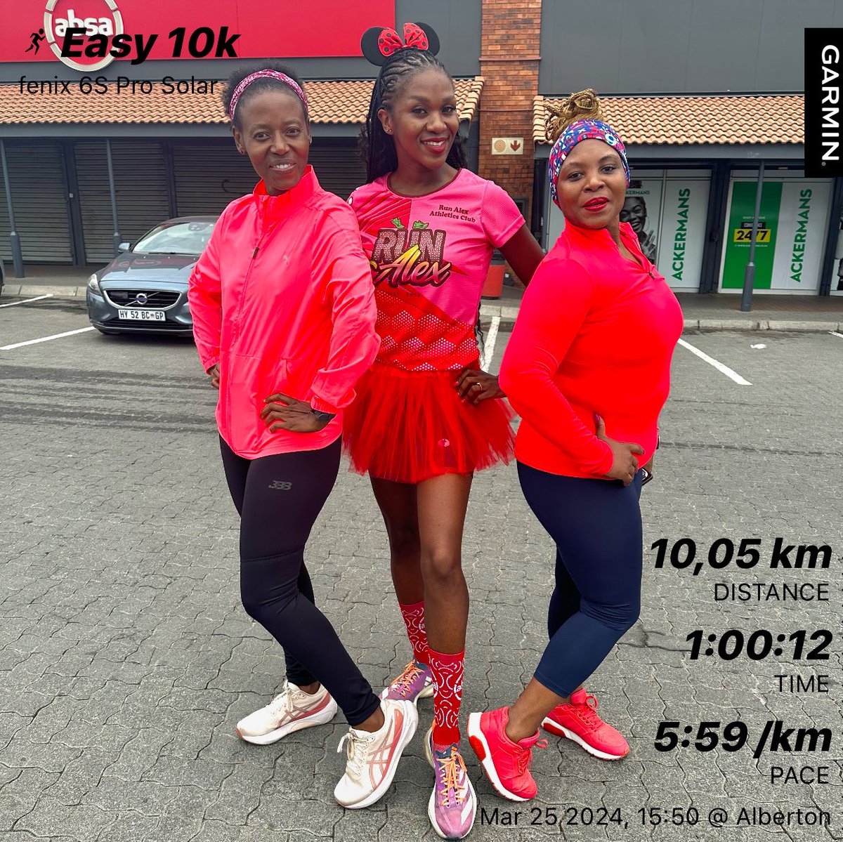 Monday easy run done 💃🏾 Shout out to these 2 beautiful Queens 😘❤️👑 #IPaintedMyRun #MondayMotivation #RunningWithTumiSole #TrapnLos #FetchYourBody2024 #RedSkippa #SkhindiGangCoaching