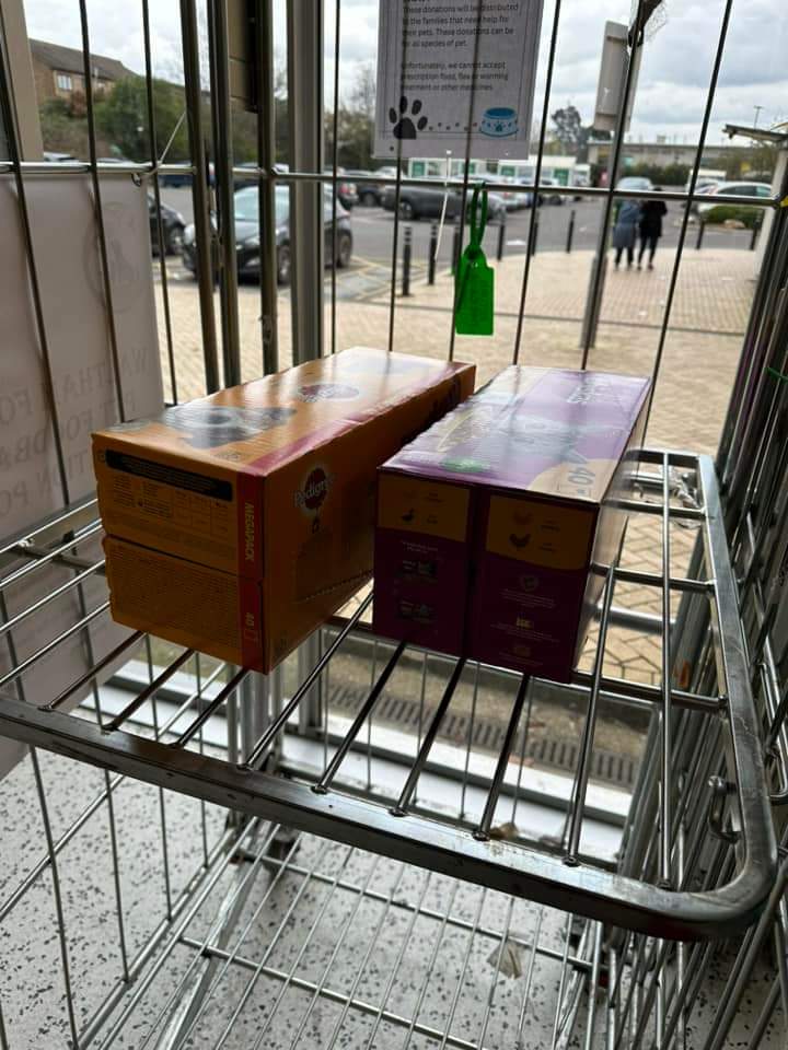Our newest pet food donation point is at Morrisons E4 with thanks to <a href="/Morrisons/">Morrisons</a> Chingford store manager Jamie &amp; to Darren for joining us in the photographs.

We received the first donation within 2 hours ❤️ 

Be aware the donation cage may be moved elsewhere as necessary.