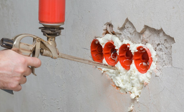 Werk je met purschuim, -lijmen en -kitten? Dan moet je een verplicht certificaat op zak hebben. Maar waarom eigenlijk en waar haal je jouw PUR-papier? Dat lees je in ons expert blog tnl.nu/3TNCzfx

📑🧰💪 👷 🔧📈 #VeiligWerken #PraktijkdagenVeiligWerken #Arboveiligheid