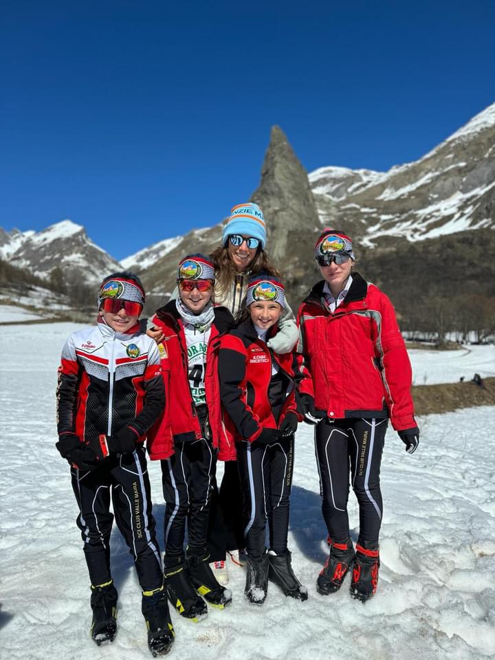 FCMartaBassino's tweet photo. Marta ieri a #Chiappera per premiare gli atleti partecipanti al I Memorial Sara Fina 

Un momento speciale ❤️

https://t.co/Gdwk1Y7dFz

#fanbassino #lgm https://t.co/StIcufbgLk
