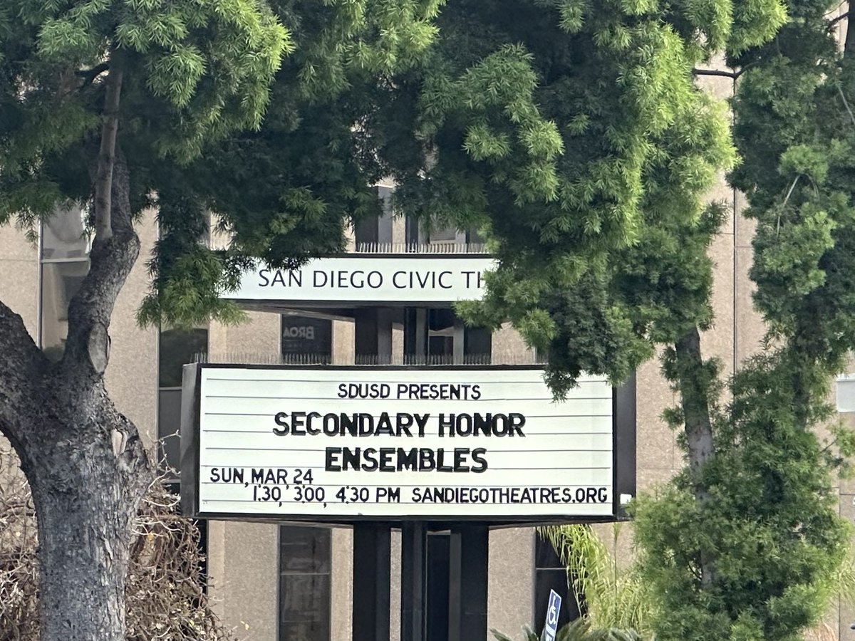 Thank you to <a href="/sdschools/">San Diego Unified</a> Food Services! Anthony and Jeff delivering lunches on Saturday AND Sunday so our <a href="/SDUSDVAPA/">SDUSD VAPA</a> high school honor ensemble students would have food for their long rehearsals and concerts! #ittakesateam <a href="/rsperli/">Russ Sperling</a>