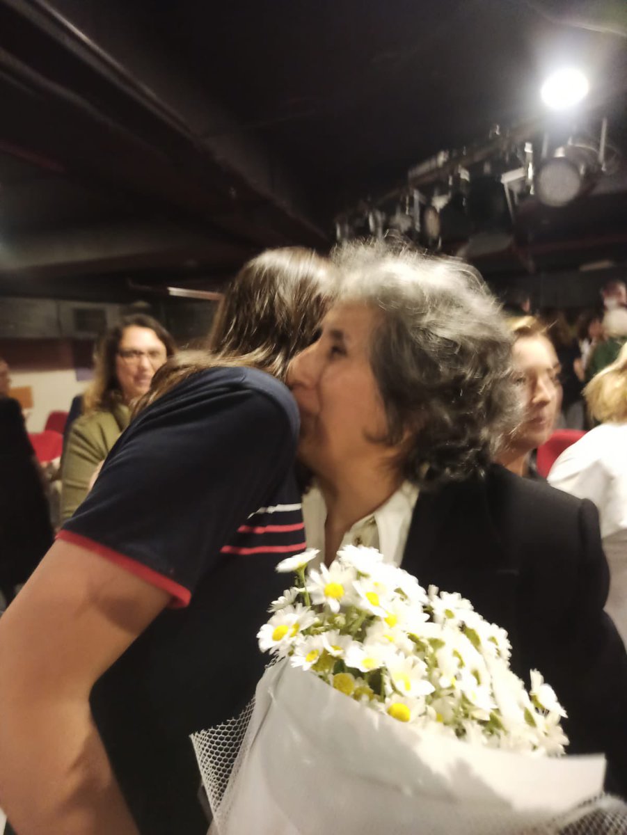 BKkarsiyaka's tweet photo. Sosyal Bilgiler zümremizin 7.sınıf öğrencilerimiz, büyükanne ve büyükbabalarının katılımı ile gerçekleştirdiği Ceviz İçi Etkinliği duygu dolu ve çok keyifli geçti❤️💙 https://t.co/2RshzQw20y
