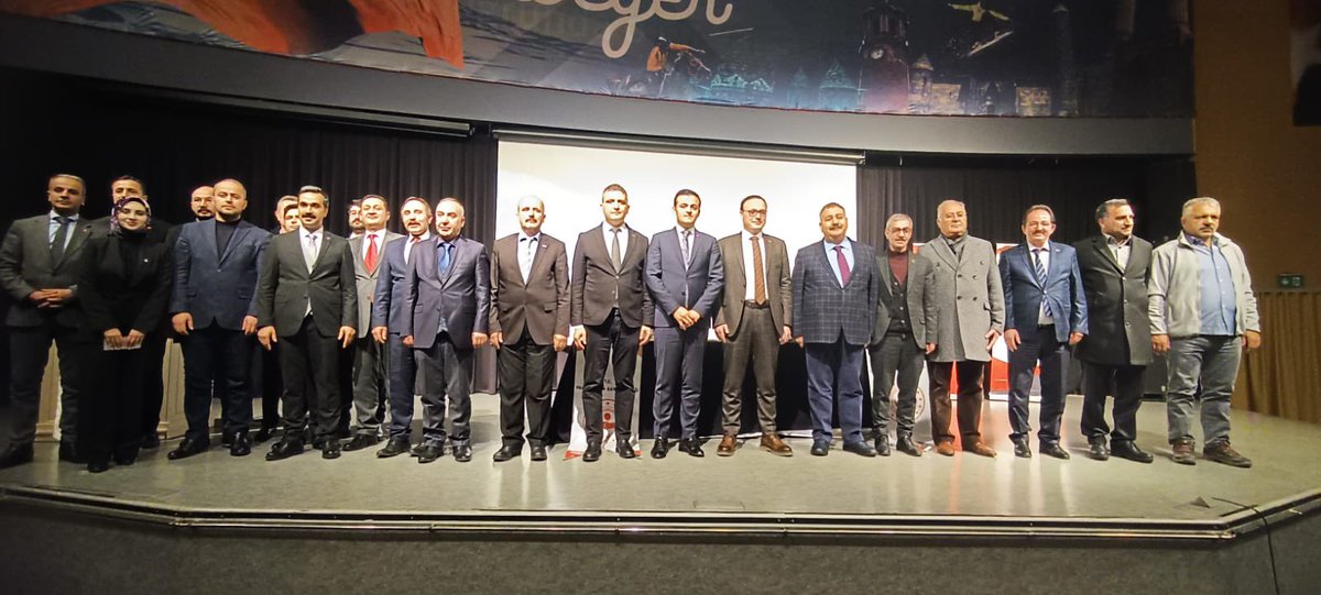 • Palandöken İlçe Kaymakamlığımız öncülüğünde, Türkiye Kamu Çalışanları Vakfı Erzurum Şube Başkanlığının düzenlediği 'Palandöken'in Alperenleri' konulu panel, Dadaşların zirve konumunu ifade eden nitelikteydi.İlçe Kaymakamımız Uğur Tutkan'ın şahsında emeği geçenlere ve kıymetli