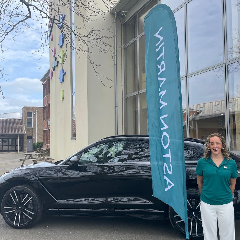 🏎️We were delighted to welcome OM Hannah Shirley back to Millfield for our Futures Fair last week. 🙌Hannah, a Commercial Graduate at Aston Martin, gave our students the opportunity to talk about their apprenticeship pathways available.