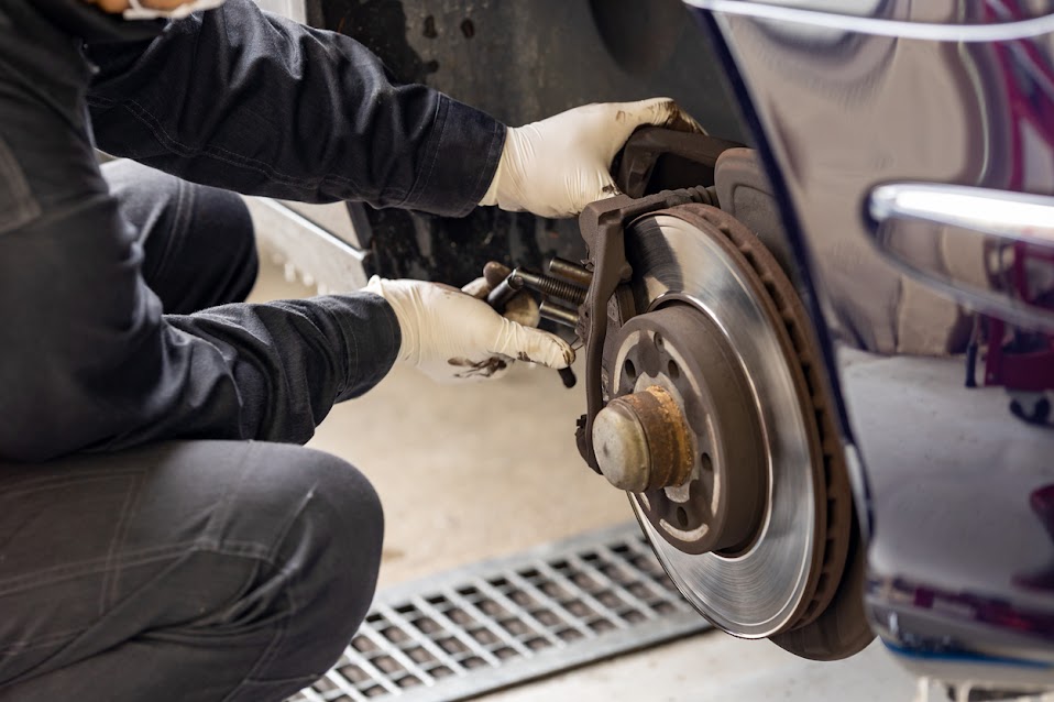 Tire Mart & Auto Express is ready and available to help you with Oil Changes. Check us out today! tiremartandautoexpress.com #EngineInstallation #LivermoreAutoRepair #EngineRebuilding #LivermoreAutoShop