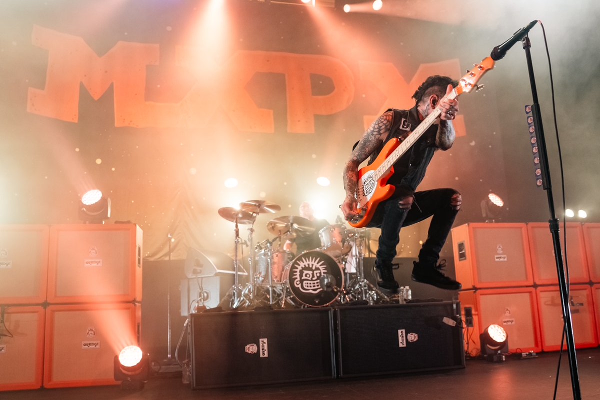 ‼️ New ambassador alert: Welcome to the Orange family MxPx! 🍊 📸: Steve Rose orangeamps.com/artist/mxpx/