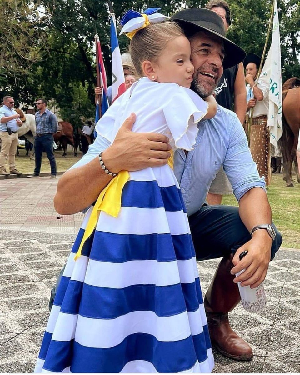 alvarogermano's tweet photo. Contala como quieras.
Luis encaró:
*PANDEMIA
*SEQUÍA
*TRAICIONES
*MENTIRAS
*CHICANAS
*Y MIL ZANCAILLAS...
Sin embargo, ha sido EL MEJOR PRESIDENTE QUE URUGUAY PODRÍA HABER ESPERADO.
Lo banco, lo respeto, lo admiro, lo quiero mucho.
¿Te quedó claro?
LA MEJOR FOTO!!!
...Pensalo. https://t.co/bHk0zjeRMD