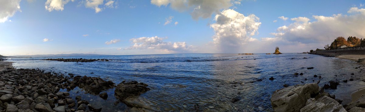 GuideRestos's tweet image. Amaharashi entre Toyama et Himi, petite balade le long de la côte avec vue sur la péninsule de Noto