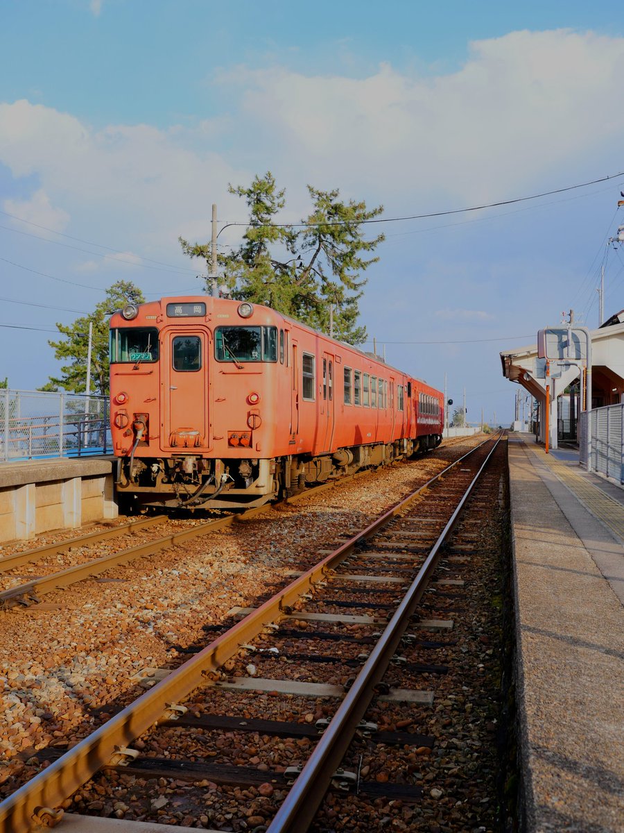 GuideRestos's tweet image. Amaharashi entre Toyama et Himi, petite balade le long de la côte avec vue sur la péninsule de Noto