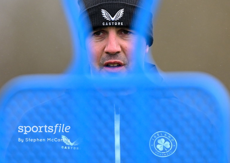 Keeping an eye! Interim head coach John O'Shea during a Republic of Ireland training session at FAI National Training Centre. 📸 @sportsfilesteve sportsfile.com/more-images/77…