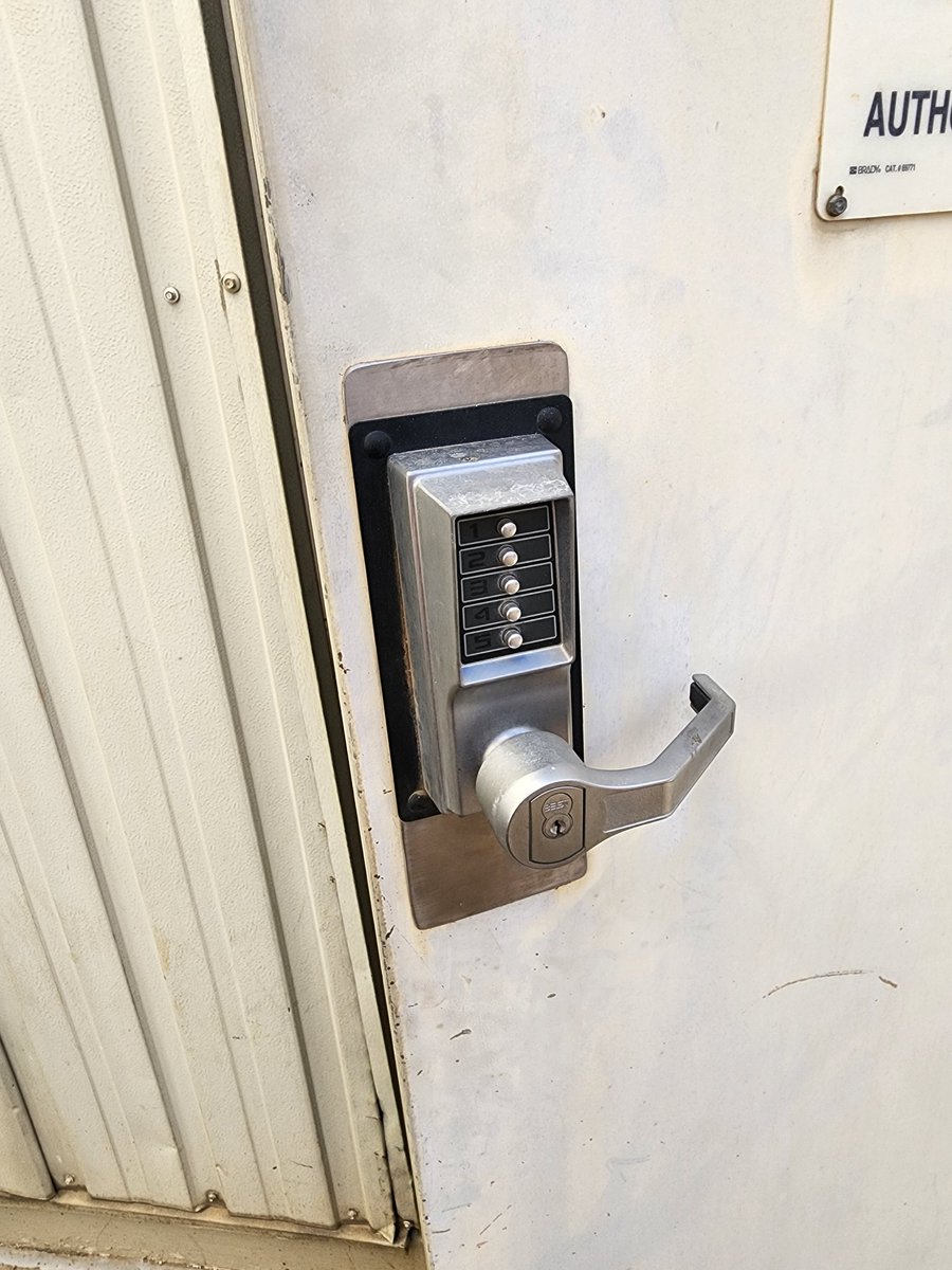 Fortress_Safe's tweet photo. DormaKaba LP1020 simplex mechanical Pushbutton Exit Device Lever with key override https://t.co/0wJh2W3hdq