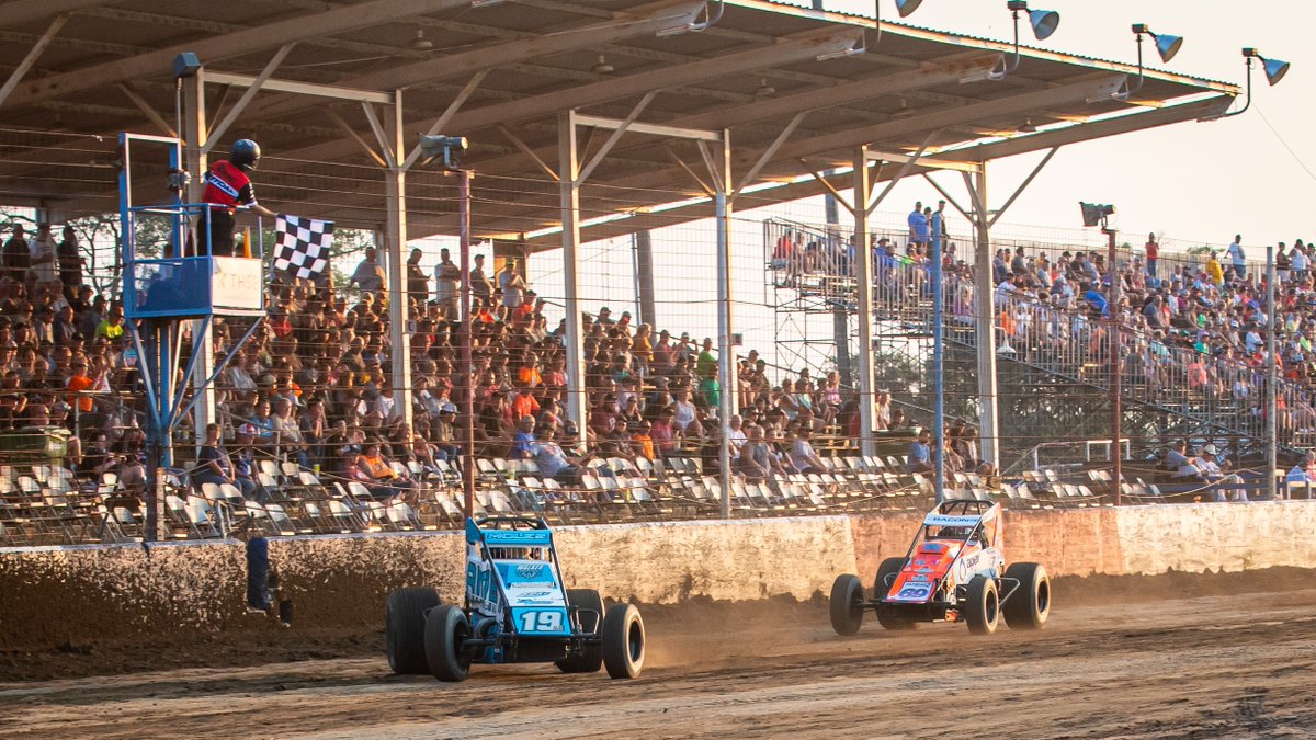 𝑪𝒐𝒖𝒏𝒕𝒊𝒏𝒈 𝒕𝒉𝒆 𝑫𝒂𝒚𝒔! 👌✌️👆 We're marching toward the month of April! That's when things get real for the USAC @AMSOILINC Sprint Car National Championship. ▪️ Fri., April 5: @HauteTrack | Terre Haute, Indiana ▪️ Sat., April 6: Red Hill Raceway | Sumner, Illinois