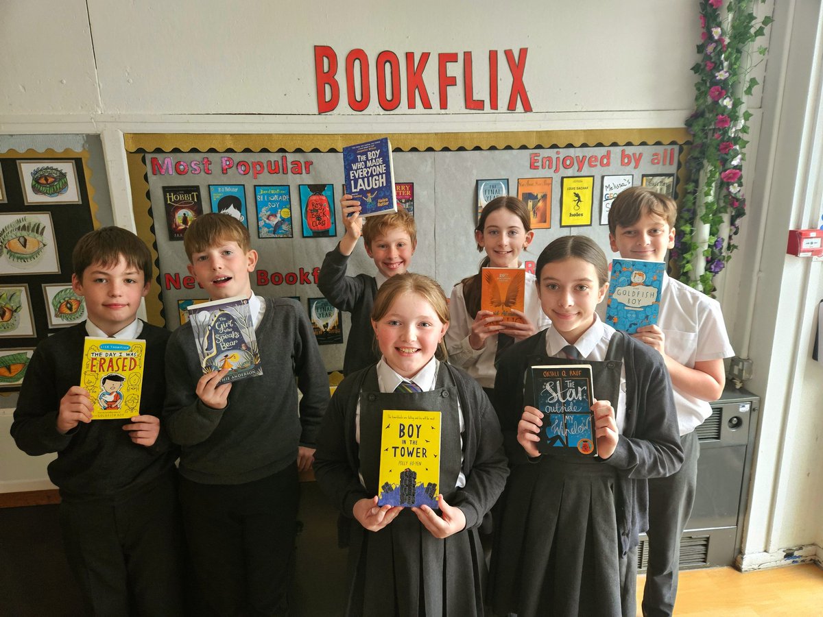 It was a very close 'class vote' to choose our next class novel! After looking at the front covers, reading the blurbs and then finally the first page of each potential book... we decided on 'The Boy Who Made Everyone Laugh' by @HelenRutterUK! 📚 #TSPReading