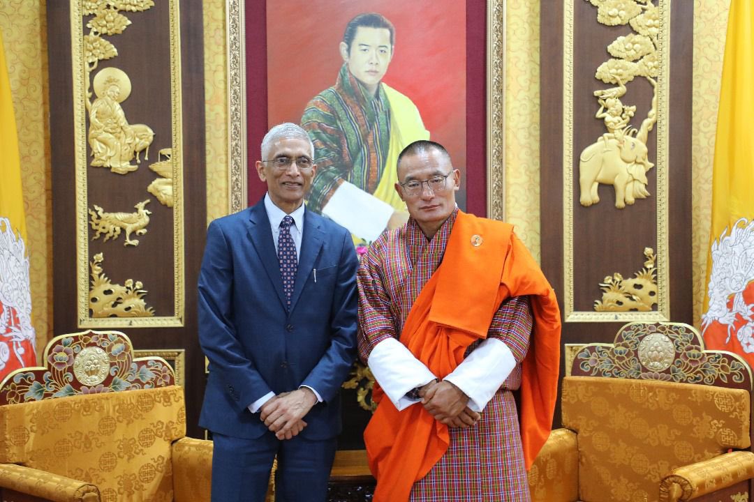 With Mr Parameswaran Iyer, Executive Director of the World Bank for Bangladesh, Bhutan, India and Sri Lanka. We talked about Nitti Ayog, Swachh Bharat, Jal Jayanti, and politics and governance. We had to make time to talk about our growing partnership with the World Bank as well!